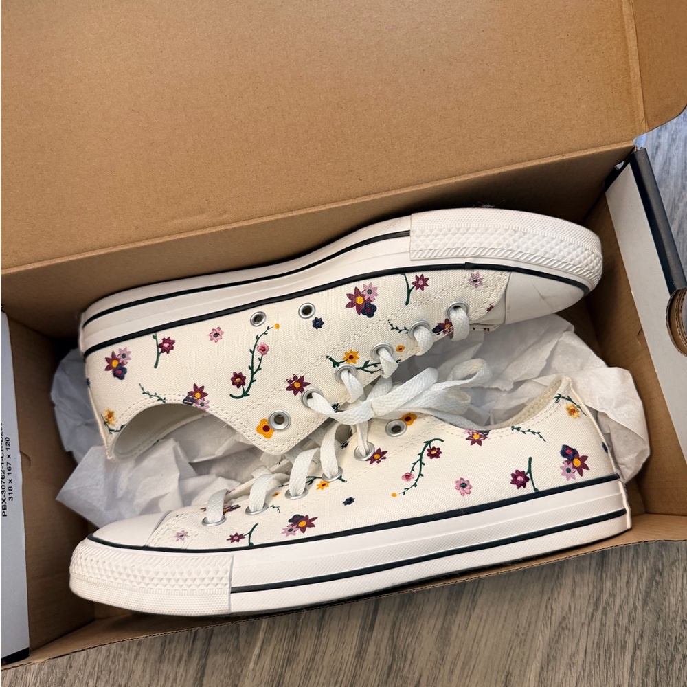 Converse Women's Chuck Taylor All-star low Floral Sneakers 7.5/9.5 - Picture 3 of 4